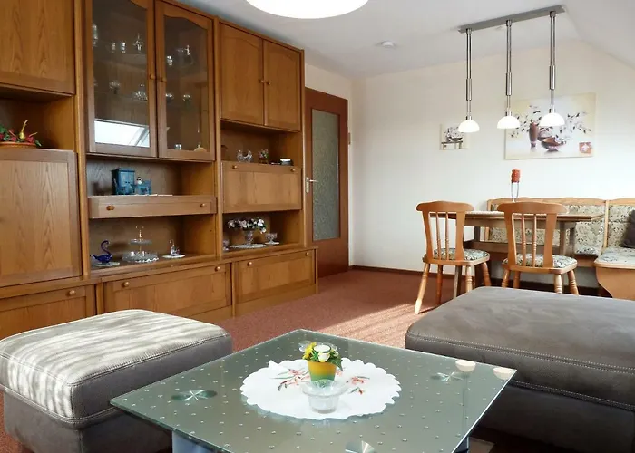 Haus Burgblick Apartamento *